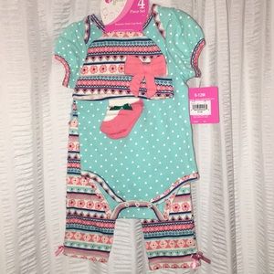Four piece bodysuit, pants, cap, socks 9-12M